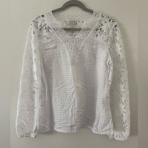 Chico’s boho white sheer floral cut out crochet sleeve blouse size 1 (medium)